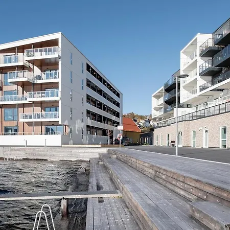 In Modern Complex Near Old Lägenhet *
