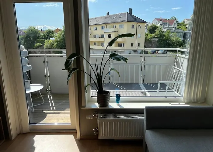 In Modern Complex Near Old Leilighet