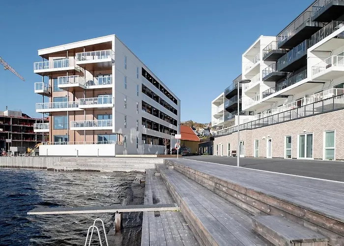 In Modern Complex Near Old Leilighet *